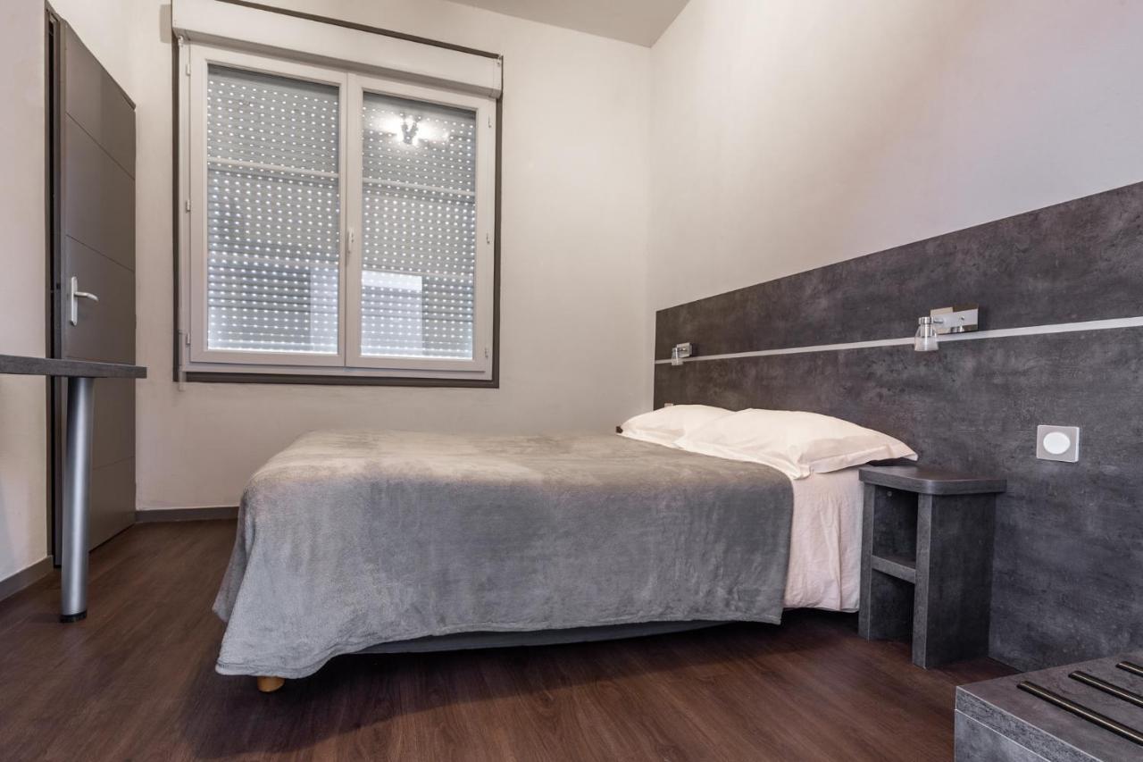 Surgères Hotel De La Gare מראה חיצוני תמונה