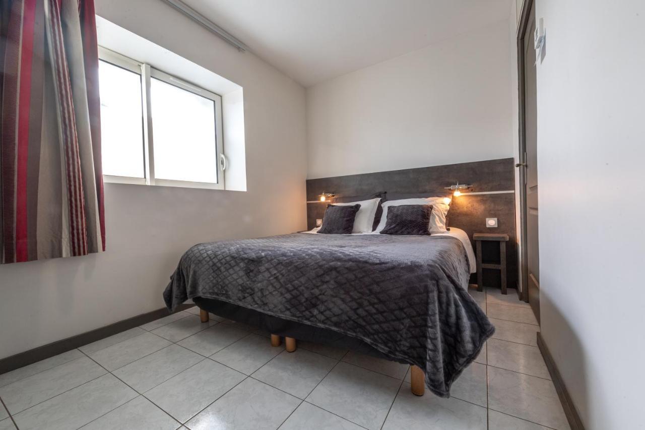 Surgères Hotel De La Gare מראה חיצוני תמונה